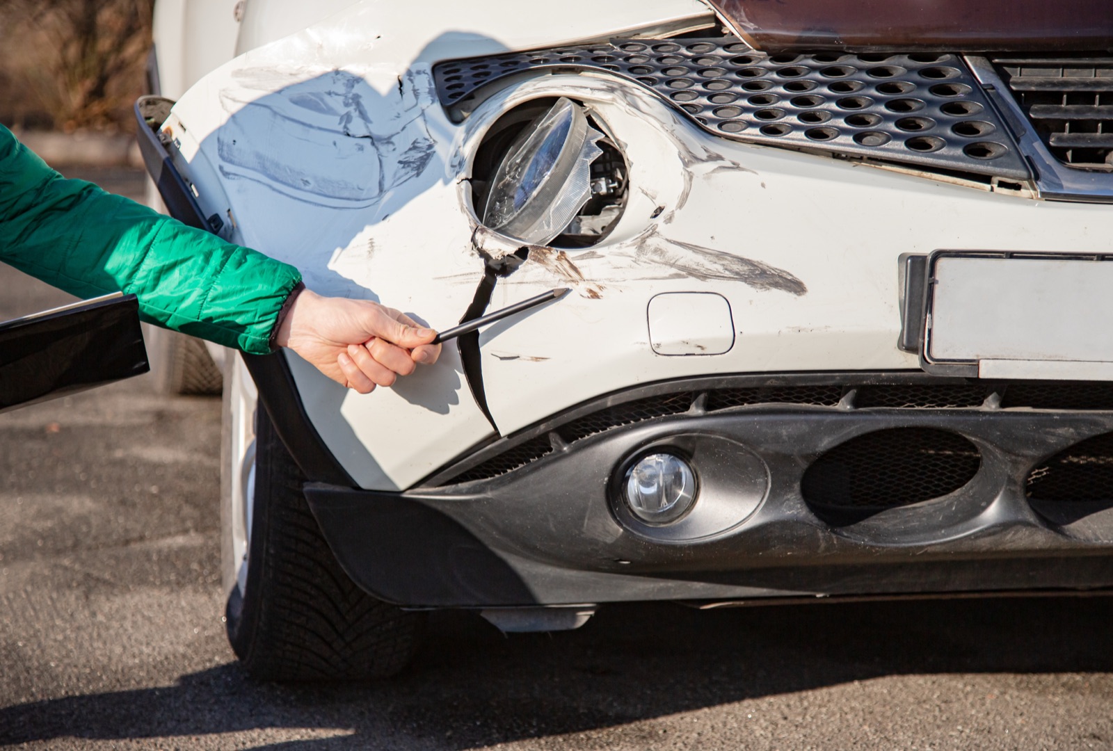 Um acidente com um carro elétrico não se resolve como um acidente comum.
